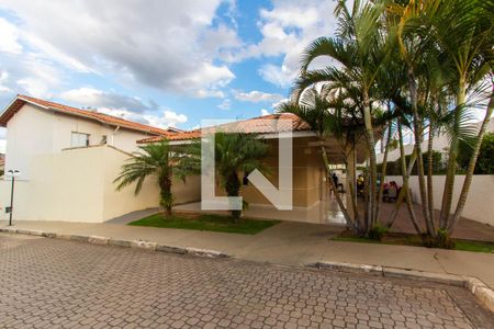 Casa para alugar com 82m², 3 quartos e 2 vagasSalão de Festas