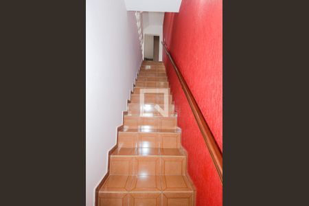 Casa para alugar com 182m², 3 quartos e 5 vagasEscada de Entrada