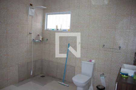 Casa à venda com 160m², 2 quartos e 2 vagas Casa à venda com 160m², 2 quartos e 2 vagasBanheiro da Suíte