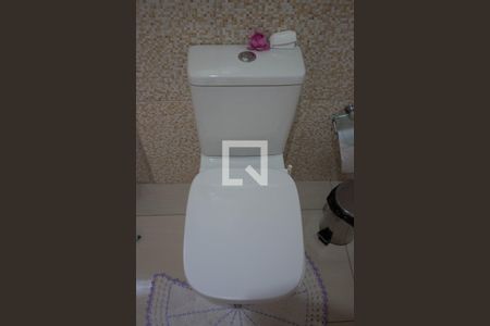 Casa à venda com 160m², 2 quartos e 2 vagas Casa à venda com 160m², 2 quartos e 2 vagasVaso