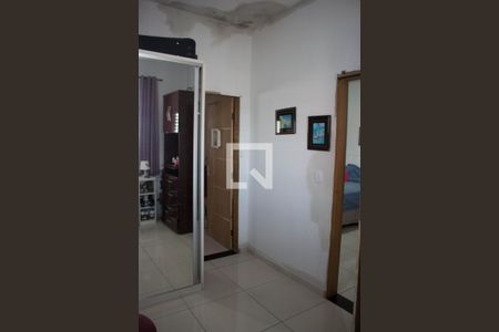 Casa à venda com 160m², 2 quartos e 2 vagas Casa à venda com 160m², 2 quartos e 2 vagasCloset do quarto