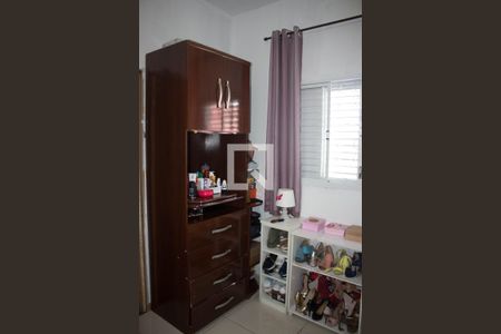 Casa à venda com 160m², 2 quartos e 2 vagas Casa à venda com 160m², 2 quartos e 2 vagasCloset do quarto