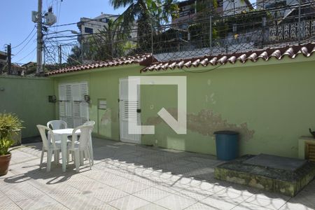 Casa para alugar com 350m², 5 quartos e 3 vagasEntrada
