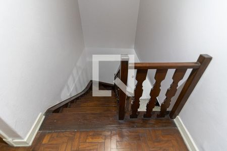 Casa à venda com 200m², 4 quartos e 1 vagaEscada