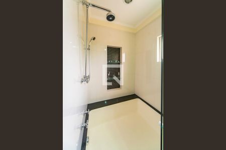 Apartamento à venda com 157m², 3 quartos e 2 vagasChuveiro