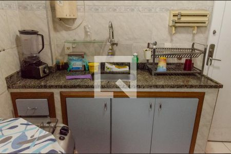 Apartamento à venda com 88m², 2 quartos e sem vaga Apartamento à venda com 88m², 2 quartos e sem vagaCozinha - Armários