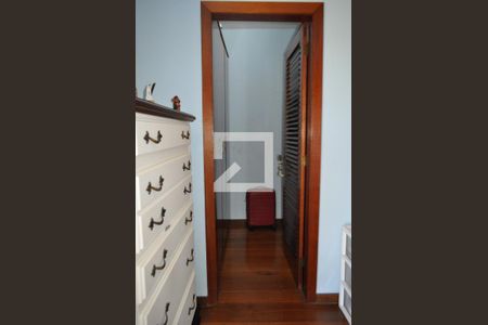 Casa à venda com 450m², 5 quartos e 5 vagasCloset da suíte 2