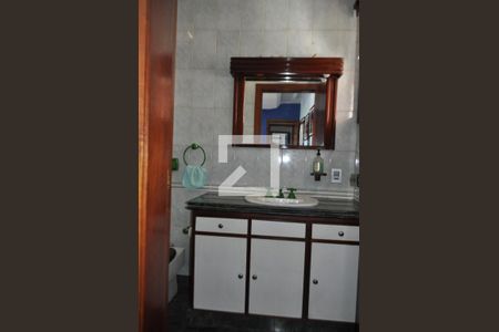 Casa à venda com 450m², 5 quartos e 5 vagasBanheiro da Suíte 2