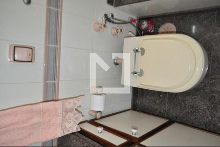 Casa à venda com 450m², 5 quartos e 5 vagasBanheiro da Suíte 3