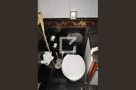 Casa à venda com 450m², 5 quartos e 5 vagasBanheiro Social