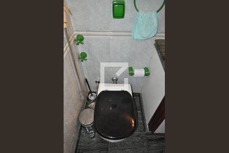 Casa à venda com 450m², 5 quartos e 5 vagasBanheiro da Suíte 2