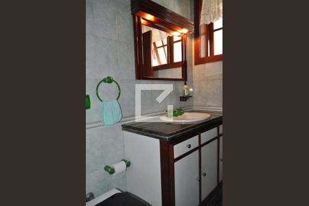 Casa à venda com 450m², 5 quartos e 5 vagasBanheiro da Suíte 2