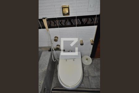 Casa à venda com 450m², 5 quartos e 5 vagasBanheiro do Quarto 1