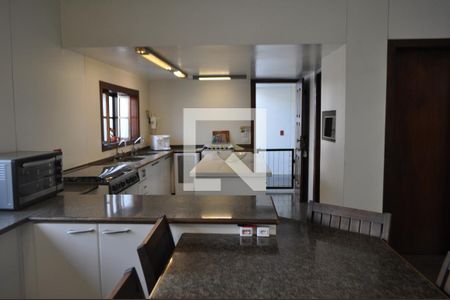 Casa à venda com 450m², 5 quartos e 5 vagasCozinha - Armários