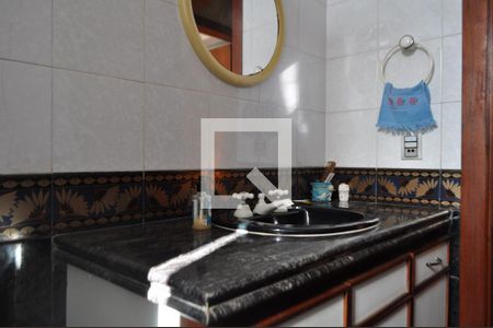 Casa à venda com 450m², 5 quartos e 5 vagasBanheiro Social