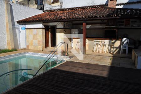 Casa à venda com 450m², 5 quartos e 5 vagasPiscina
