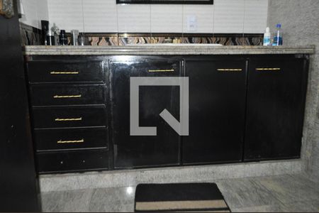 Casa à venda com 450m², 5 quartos e 5 vagasBanheiro do Quarto 1