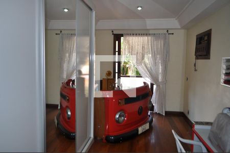 Casa à venda com 450m², 5 quartos e 5 vagasQuarto 3 - Armários