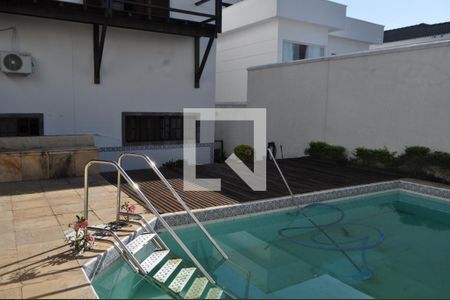 Casa à venda com 450m², 5 quartos e 5 vagasPiscina