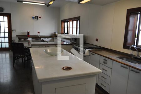 Casa à venda com 450m², 5 quartos e 5 vagasCozinha - Armários