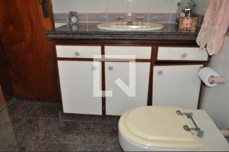 Casa à venda com 450m², 5 quartos e 5 vagasBanheiro da Suíte 3