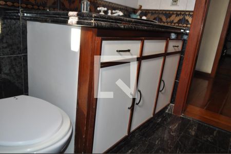 Casa à venda com 450m², 5 quartos e 5 vagasBanheiro Social