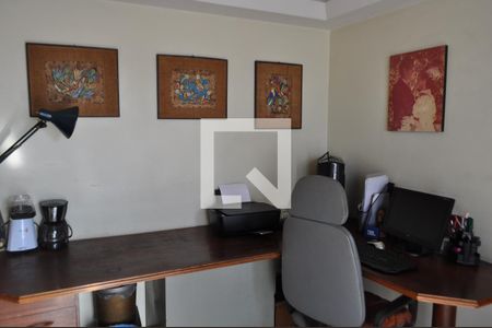 Casa à venda com 450m², 5 quartos e 5 vagasEscritorio