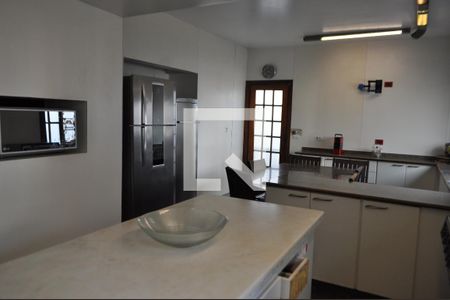 Casa à venda com 450m², 5 quartos e 5 vagasCozinha - Armários