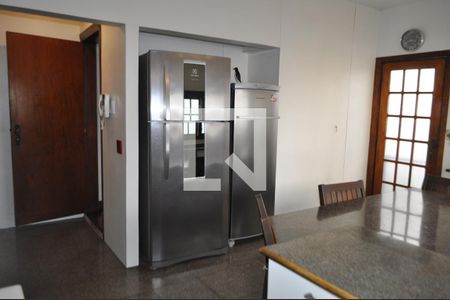 Casa à venda com 450m², 5 quartos e 5 vagasCozinha - Armários