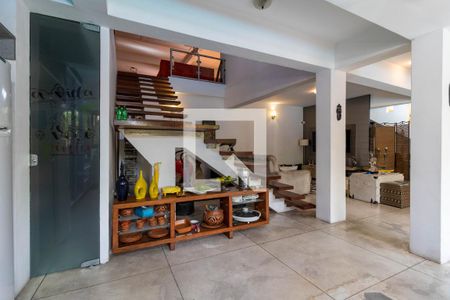 Casa para alugar com 350m², 3 quartos e 3 vagas Casa para alugar com 350m², 3 quartos e 3 vagasCozinha