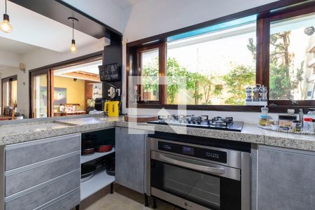 Casa para alugar com 350m², 3 quartos e 3 vagas Casa para alugar com 350m², 3 quartos e 3 vagasCozinha