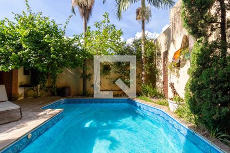 Casa para alugar com 350m², 3 quartos e 3 vagas Casa para alugar com 350m², 3 quartos e 3 vagasÁrea da Piscina