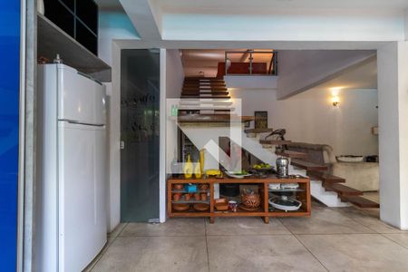 Casa para alugar com 350m², 3 quartos e 3 vagas Casa para alugar com 350m², 3 quartos e 3 vagasCozinha