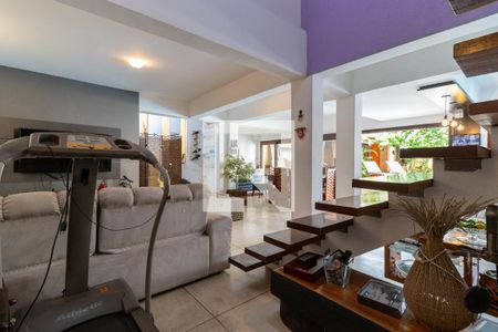 Casa para alugar com 350m², 3 quartos e 3 vagas Casa para alugar com 350m², 3 quartos e 3 vagasSala de Estar 2