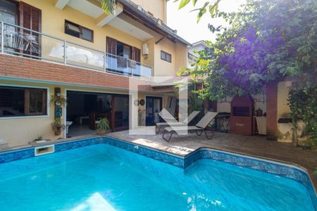 Casa para alugar com 350m², 3 quartos e 3 vagas Casa para alugar com 350m², 3 quartos e 3 vagasÁrea da Piscina