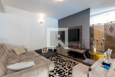 Casa para alugar com 350m², 3 quartos e 3 vagas Casa para alugar com 350m², 3 quartos e 3 vagasSala de Estar 2