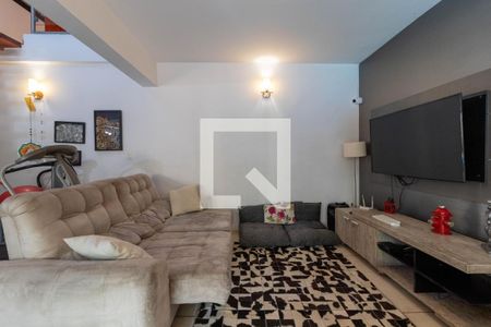 Casa para alugar com 350m², 3 quartos e 3 vagas Casa para alugar com 350m², 3 quartos e 3 vagasSala de Estar 2