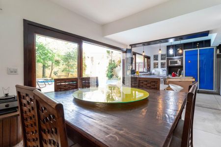 Casa para alugar com 350m², 3 quartos e 3 vagas Casa para alugar com 350m², 3 quartos e 3 vagasSala de Jantar