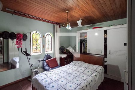 Casa à venda com 238m², 4 quartos e 3 vagasSuíte 