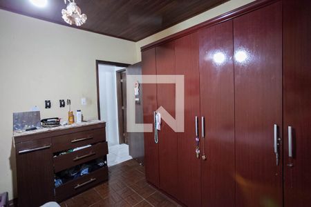 Casa à venda com 238m², 4 quartos e 3 vagasQuarto 2