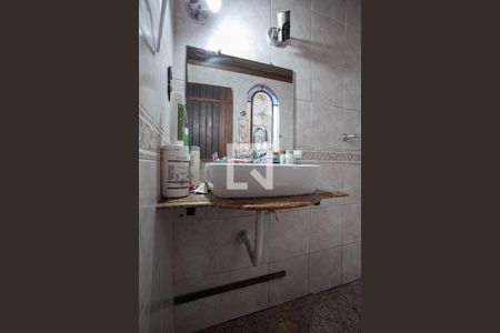 Casa à venda com 238m², 4 quartos e 3 vagasBanheiro social 1