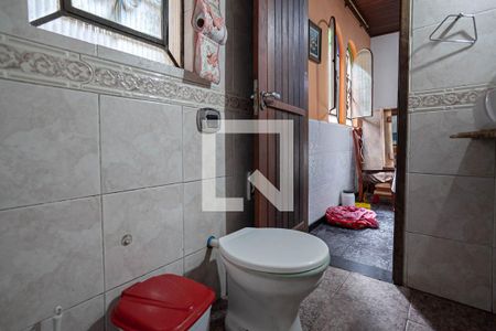 Casa à venda com 238m², 4 quartos e 3 vagasBanheiro social 1