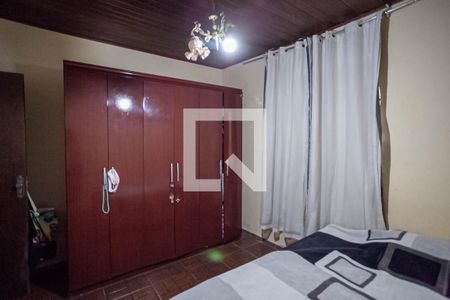 Casa à venda com 238m², 4 quartos e 3 vagasQuarto 2