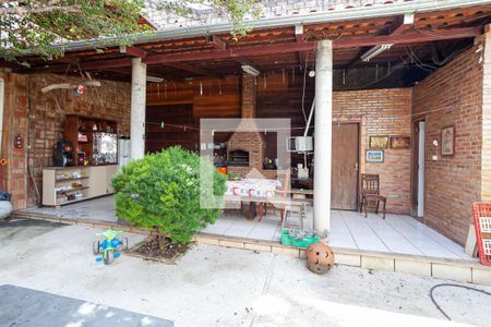 Casa à venda com 238m², 4 quartos e 3 vagasQuintal