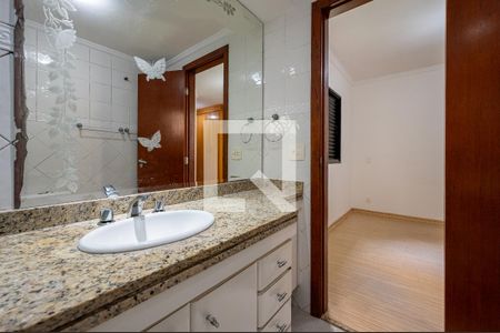 Apartamento à venda com 140m², 3 quartos e 3 vagasBanheiro da Suíte 1