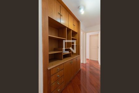 Apartamento para alugar com 159m², 3 quartos e 1 vagaCorredor 