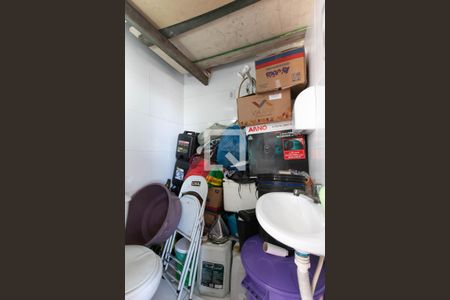 Casa à venda com 72m², 4 quartos e 1 vaga Casa à venda com 72m², 4 quartos e 1 vagaBanheiro 2