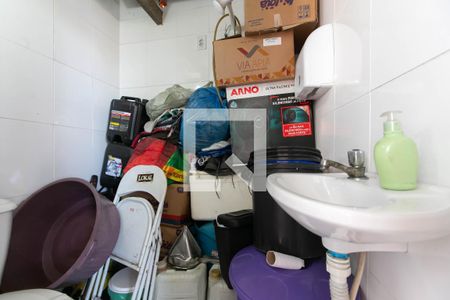 Casa à venda com 72m², 4 quartos e 1 vaga Casa à venda com 72m², 4 quartos e 1 vagaBanheiro 2