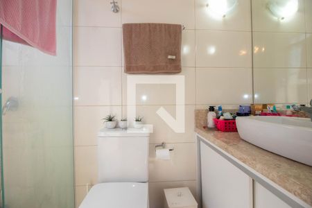 Apartamento à venda com 76m², 2 quartos e 2 vagasBanheiro da Suíte