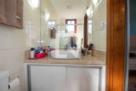 Apartamento à venda com 76m², 2 quartos e 2 vagasBanheiro da Suíte